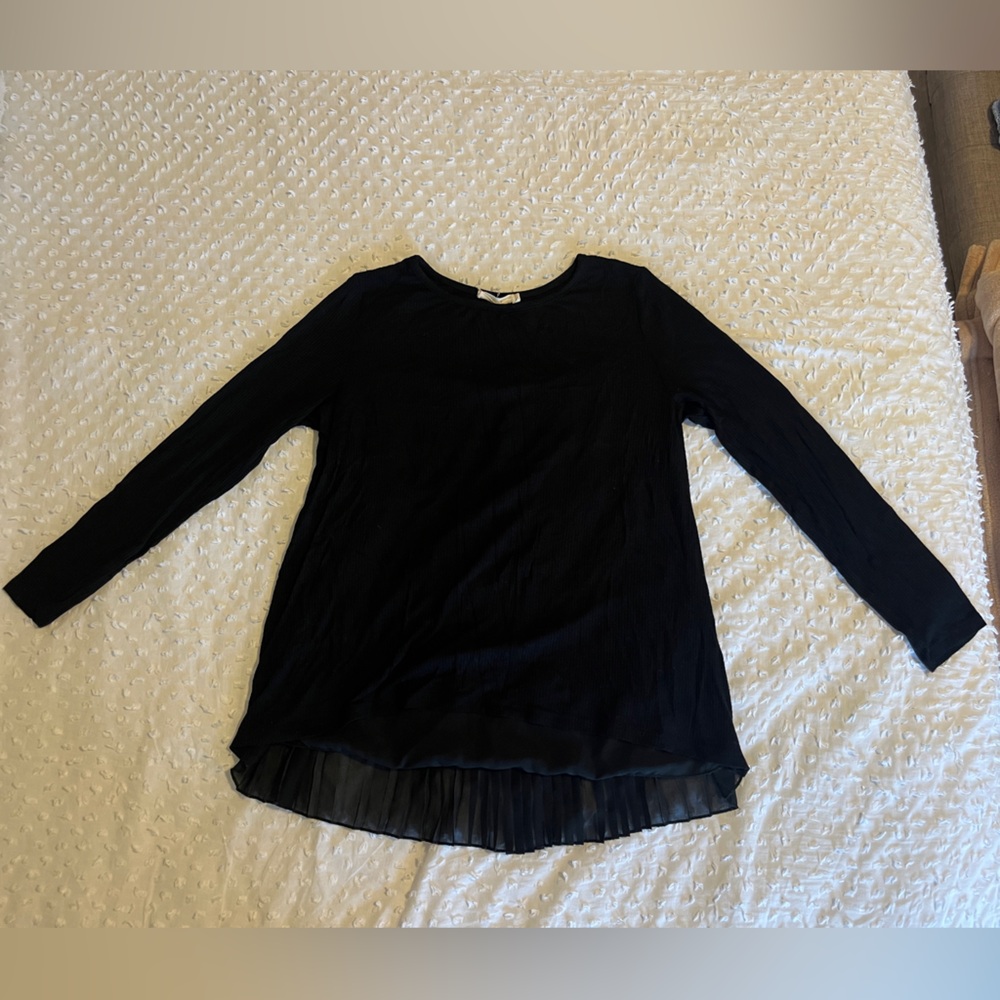Pebble and Stone Black Ribbed Top